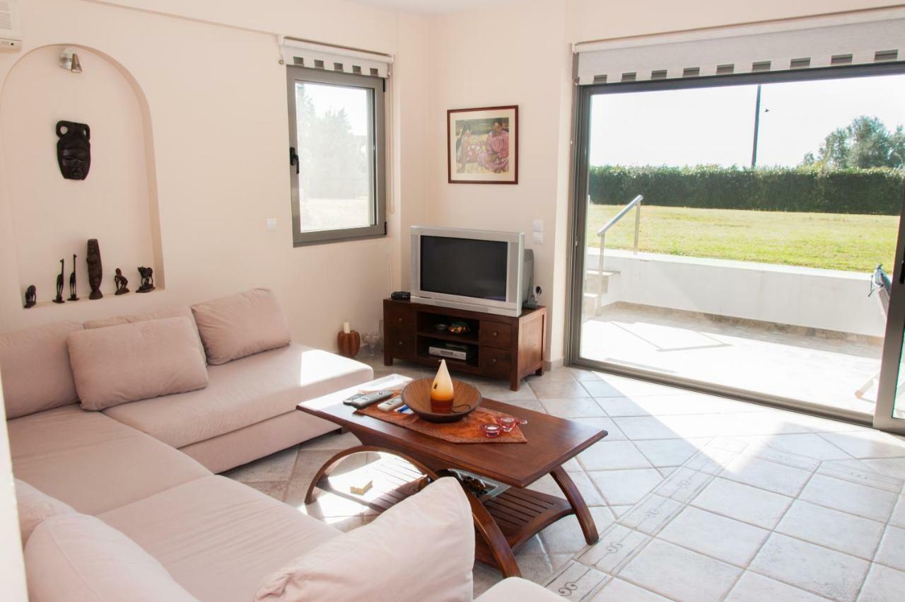 Marvelous House By The Sea Villa Vouliagmeni Lake Bagian luar foto